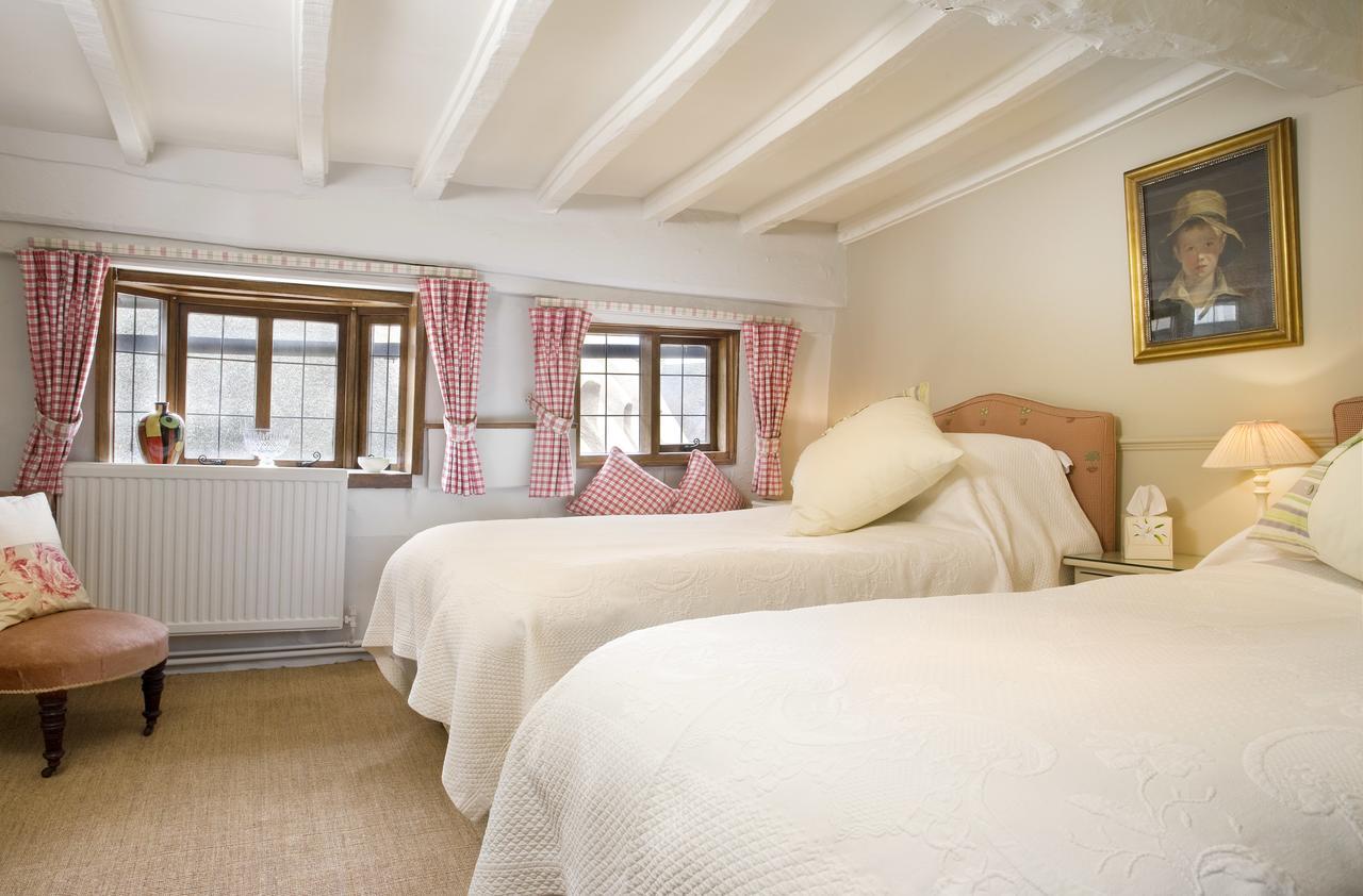 The Old Manor House Bed and Breakfast Halford  Eksteriør billede