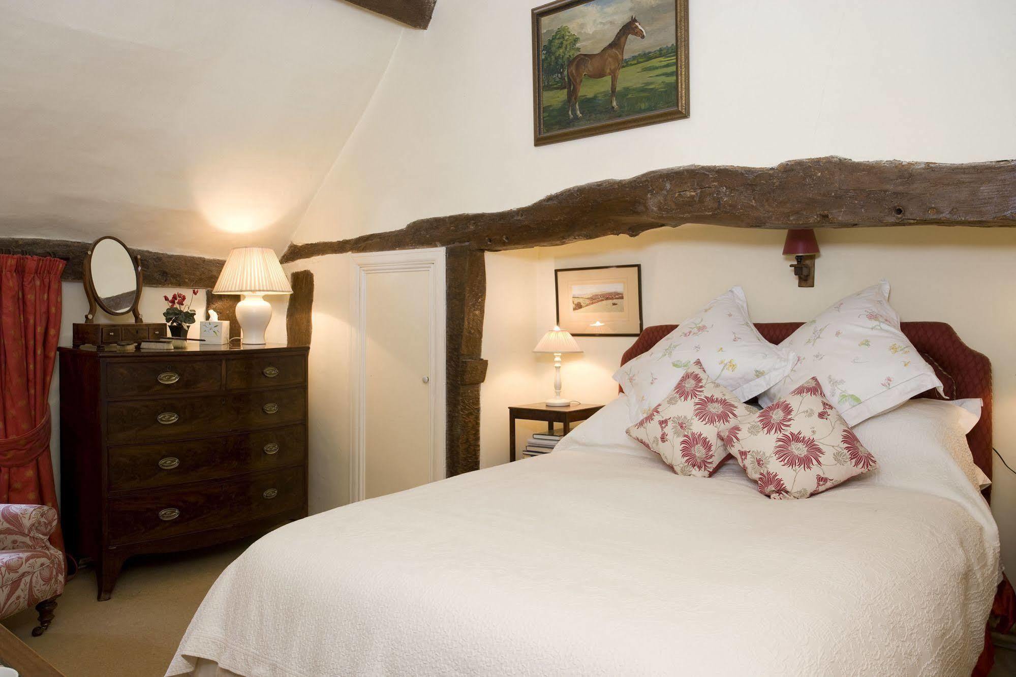 The Old Manor House Bed and Breakfast Halford  Eksteriør billede